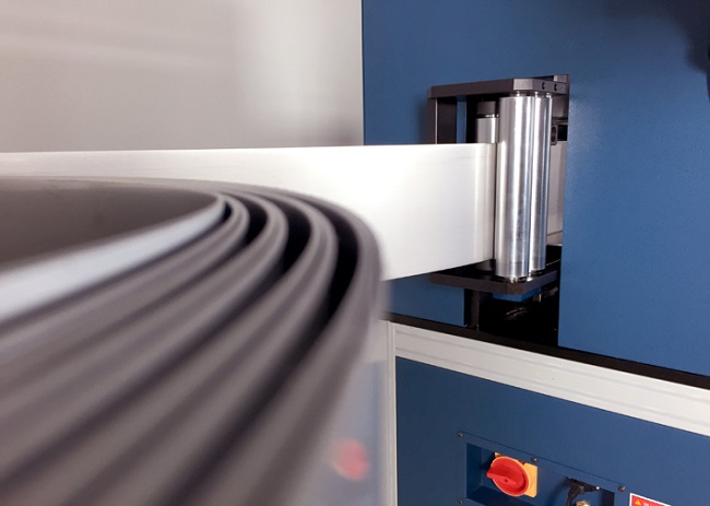 S1800全自动剪齿弯字机盘式送料.jpg S1800全自动剪齿弯字机盘式送料.jpg