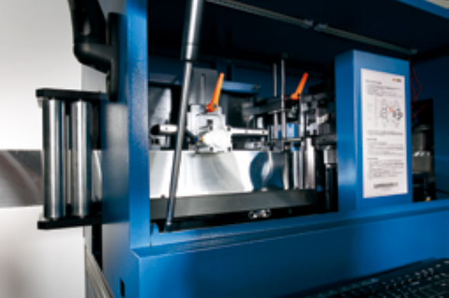 S1800全自动剪齿弯字机多刀杆折弯系统.png S1800全自动剪齿弯字机多刀杆折弯系统.png