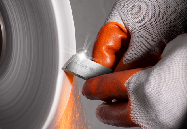 S9710 超级弯字机大功率高刚性切角机构.jpg