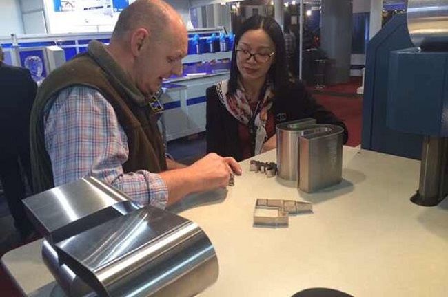 2014泰谱圣弯字机德国法兰克福国际广告展6.jpg 2014泰谱圣弯字机德国法兰克福国际广告展6.jpg