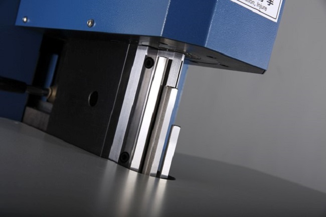 S1800全自动剪齿弯字机多刀杆折弯系统 .jpg